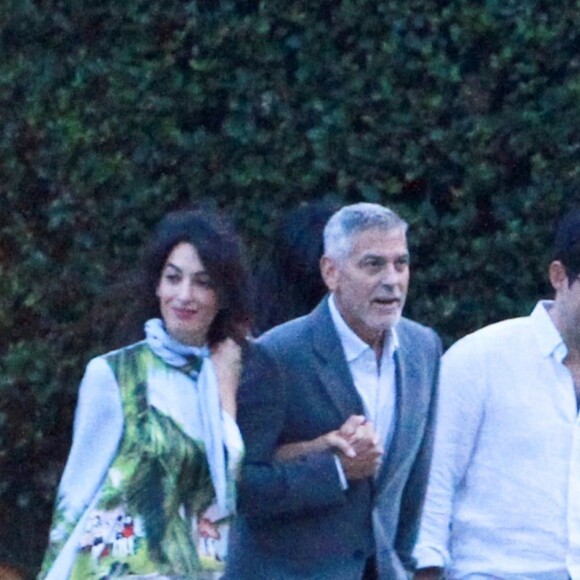 George Clooney et sa femme Amal - G. Clooney et sa femme vont dîner avec des amis au restaurant Villa D'Este sur le lac de Côme en Italie le 28 juillet 2018.
