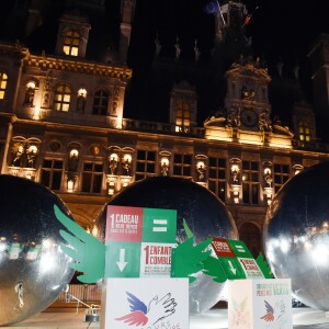 Exclusif - Lancement de La Brigade Des Pères Noël Verts du Secours Populaire sur le parvis de l'Hôtel de ville de Paris, France, le 30 novembre 2018. © Giancarlo Gorassini/Bestimage