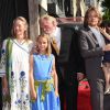 Nick Nolte entouré de sa femme Clytie Lane, leur fille Sophia et leur fils Brawley  avec son épouse Navi Rawat lors de la cérémonie d'inauguration de son étoile sur le Hollywood Walk of Fame le 20 novembre 2017 à Los Angeles.