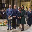  Kate Middleton, duchesse de Cambridge, et Meghan Markle, duchesse de Sussex, avec les princes William et Harry le 11 novembre 2018 en l'abbaye de Westminster pour un service commémorant le centenaire de l'Armistice. 
