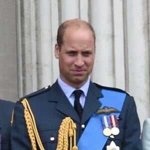 Kate Middleton, duchesse de Cambridge, et Meghan Markle, duchesse de Sussex, avec les princes William et Harry le 10 juillet 2018 à Londres lors du centenaire de la RAF.