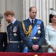  Kate Middleton, duchesse de Cambridge, et Meghan Markle, duchesse de Sussex, avec les princes William et Harry le 10 juillet 2018 à Londres lors du centenaire de la RAF. 