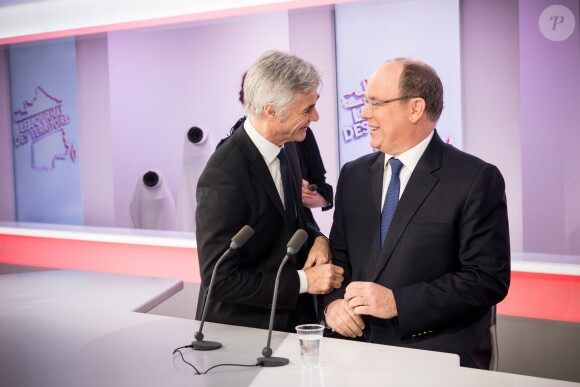 Exclusif - Cyril Viguier, le prince Albert II de Monaco - Le prince Albert II de Monaco invité de l'émission "Le Journal des Territoires" présentée par Cyril Viguier sur la chaine Public Sénat, au Sénat, à Paris le 31 janvier 2018. © Cyril Moreau/Bestimage