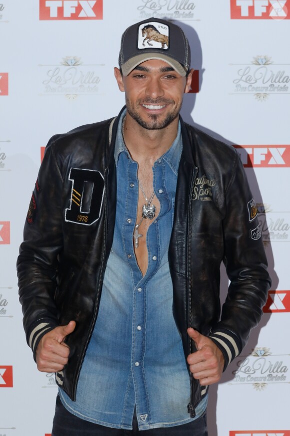 Julien Guirado - Photocall à l'occasion du lancement de la 4ème saison de l'émission de télé-réalité "La Villa des Coeurs Brisés" à la Tour TF1 à Boulogne-Billancourt, le 3 décembre 2018. © CVS/Bestimage