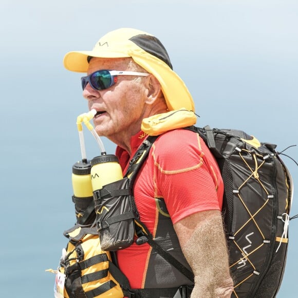 Patrick Poivre d'Arvor (PPDA) lors de l'étape n°1 de la 1ère édition du Half Marathon des Sables Peru, 120 kilomètres en autosuffisance, dans le désert d'Ica au Pérou. Le 2 décembre 2018 © E.Guimier/HalfMDS/Bestimage