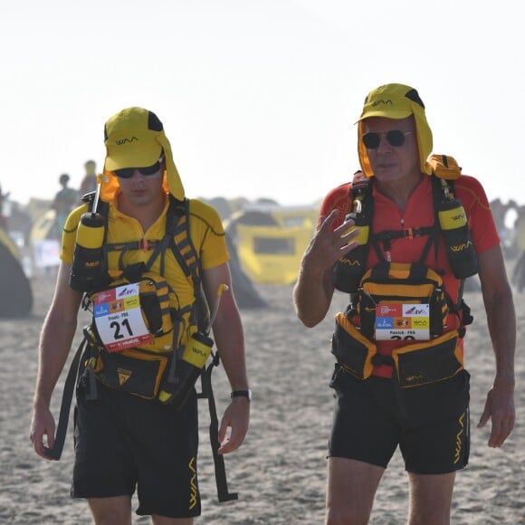 Patrick Poivre d'Arvor (PPDA) lors de l'étape n°1 de la 1ère édition du Half Marathon des Sables Peru, 120 kilomètres en autosuffisance, dans le désert d'Ica au Pérou. Le 2 décembre 2018 © E.Guimier/HalfMDS/Bestimage