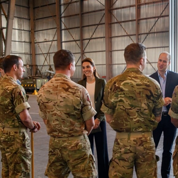 Le prince William et Catherine (Kate) Middleton se rendent sur la base militaire de la Royal Air Force (RAF) d'Akrotiri, à Chypre, pour rencontrer les soldats, les familles résidant sur la base, le personnel de la station et des membres de la communauté locale. Le 5 décembre 2018.