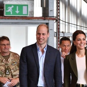 Le prince William et Catherine (Kate) Middleton se rendent sur la base militaire de la Royal Air Force (RAF) d'Akrotiri, à Chypre, pour rencontrer les soldats, les familles résidant sur la base, le personnel de la station et des membres de la communauté locale. Le 5 décembre 2018.