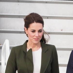 Le prince William et Catherine (Kate) Middleton se rendent sur la base militaire de la Royal Air Force (RAF) d'Akrotiri, à Chypre, pour rencontrer les soldats, les familles résidant sur la base, le personnel de la station et des membres de la communauté locale. Le 5 décembre 2018.