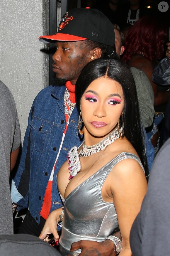 Cardi B et son compagnon Offset sont allés faire la fête au Argyle night club après le concert de Drake au Staple Center à Los Angeles, le 14 octobre 2018  Cardi B and Offset continue her birthday celebrations at the Argyle night club after Drake's concert at the Staple Center. Cardi rocks some serious bling with her name on her necklace and flaunted her curves in a silver low cut top. 14th october 201814/10/2018 - Los Angeles