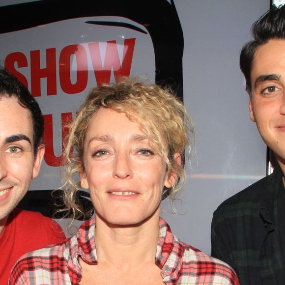 Exclusif - Jordan de Luxe, Juliette Arnaud - Emission "Le Show de Luxe" sur la Radio Voltage à Paris le 4 décembre 2018.© Philippe Baldini/Bestimage