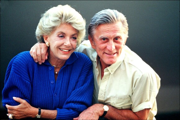Anne Buydens et Kirk Douglas à Saint-Tropez en 1985