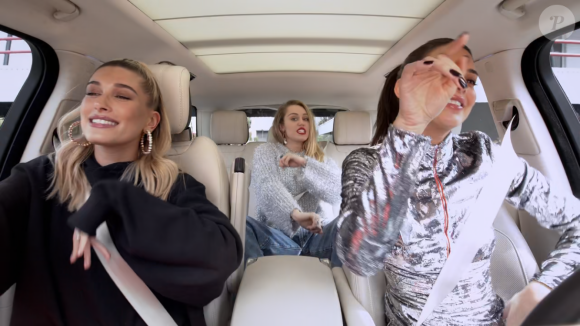 Hailey Bieber, Miley Cyrus et Kendall Jenner dans "Carpool Karaoke", épisode diffusé le 7 décembre 2018