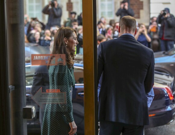 Kate Catherine Middleton, duchesse de Cambridge, et le prince William, duc de Cambridge, en visite au Centre d'aide aux sans-abris "The Passage" à Londres. Le 11 décembre 2018  11th December 2018 London UK Britain's Catherine, Duchess of Cambridge and Prince William, Duke of Cambridge during a visit to the homeless charity The Passage in London.They will speak to frontline workers about some of the challenges relating to street homelessness, including drug addiction and mental health issues.11/12/2018 - Londres