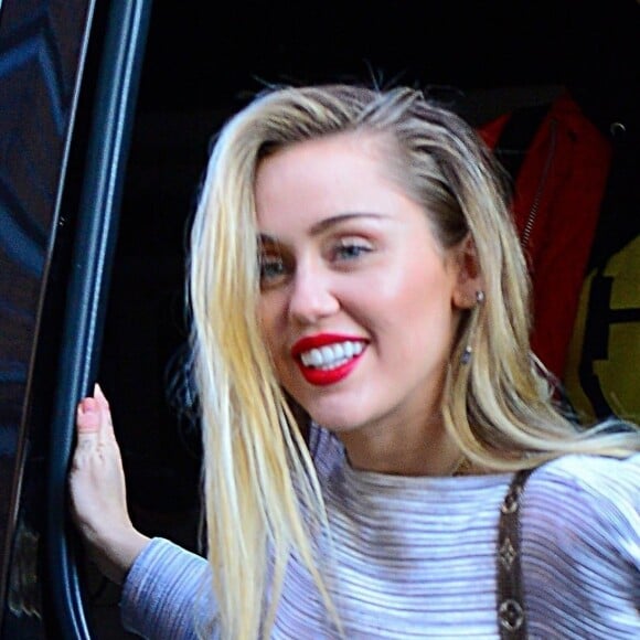 Miley Cyrus arrive à l'émission Z100 Radio à New York, le 10 décembre 2018