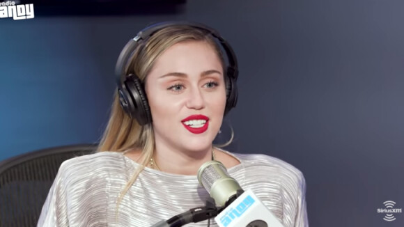 Miley Cyrus dans l'émission de radio d'Andy Cohen le 10 décembre 2018