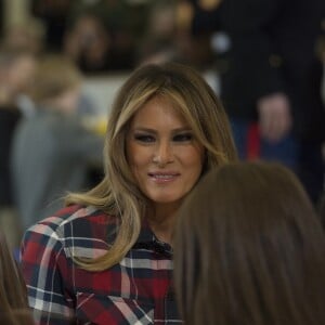 La première dame des Etats-Unis Melania Trump s'est rendue sur la base aérienne Andrews Air Force à Washington, pour participer au programme Toys for Tots, programme qui distribue des jouets aux enfants dont les parents ne peuvent pas se permettre d'acheter des cadeaux pour Noël. Le 11 décembre 2018.