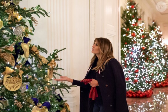 Melania Trump présente les décorations de Noël de la Maison Blanche le 25 novembre 2018.