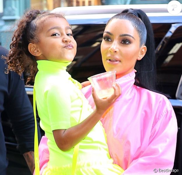 Kim Kardashian Jumelle De Sa Fille North Au Meme Age Purepeople