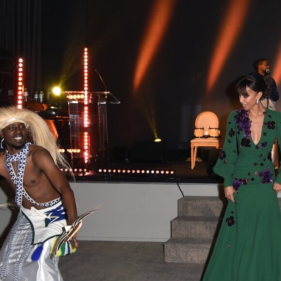 Exclusif - Sonia Rolland (présidente de l'association Maïsha Africa) et la Troupe Mpore - Dîner de gala au profit de l'association "Maïsha Africa" de Sonia Rolland, qui vient en aide aux enfants du Rwanda, au Pavillon Gabriel, à Paris, le 17 décembre 2018. En vue de soutenir une partie du projet en faveur de la réhabilitation du service de néonatalogie de l'hôpital de Musanze au Rwanda, le gala a été organisé avec le précieux parrainage de C.Descalzi-Pereira, présidente de la Fondation Congo Kitoko, et de Céline Brucker, directrice générale de L'Oréal Grand Public France. Près de 125 000 euros de dons ont été récoltés pendant la soirée, organisée en partenariat avec la Fondation Congo Kitoko, Mixa et LVMH ainsi que la contribution du magazine Infrarouge et de la maison de Champagne Delarocque. © Gorassini-Moreau/Bestimage