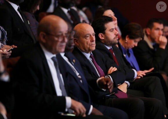 Exclusif - Jean-Yves Le Drian et Alain Juppé - 5e édition de la cérémonie de remise des prix de la Fondation Chirac (le Prix Culture pour la paix et le Prix Chirac pour la prévention des conflits) au musée du Quai Branly - Jacques Chirac à Paris le 18 décembre 2018. © Dominique Jacovides / Bestimage