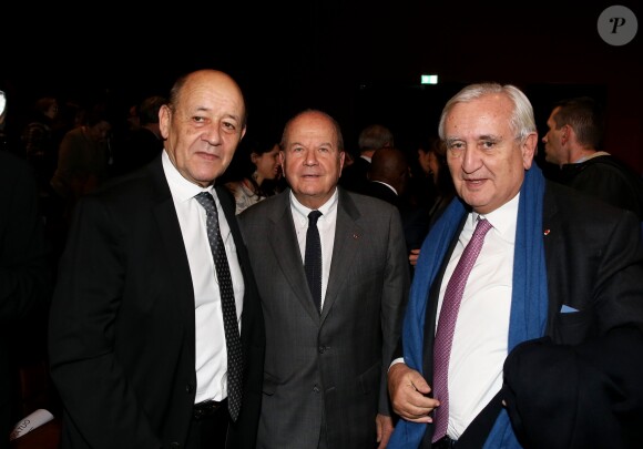 Exclusif - Jean-Yves Le Drian, Marc Ladreit de Lacharrière et Jean-Pierre Raffarin - 5e édition de la cérémonie de remise des prix de la Fondation Chirac (le Prix Culture pour la paix et le Prix Chirac pour la prévention des conflits) au musée du Quai Branly - Jacques Chirac à Paris le 18 décembre 2018. © Dominique Jacovides / Bestimage