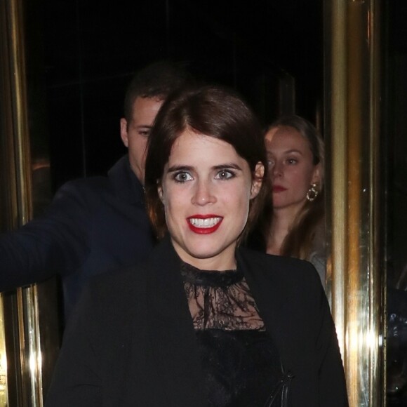 La princesse Eugenie d'York, récemment mariée à Mr Jack Broosbank, quitte la soirée privée Casamigos le jour de la fête d'Halloween à Londres le 2 novembre 2018.