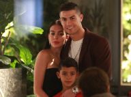 Cristiano Ronaldo souriant pour Noël avec ses quatre enfants, Georgina fermée