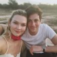 Karlie Kloss et son mari Joshua Kushner sont en lune de miel en Afrique du Sud. Décembre 2018.