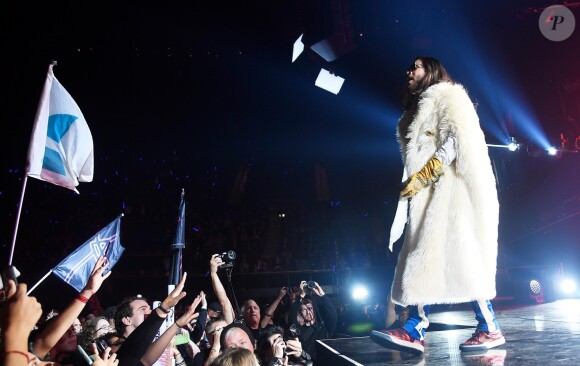 Jared Leto et son groupe Thirty Seconds to Mars sur la scène du "KROQ Absolut Almost Acoustic Christmas 2018" à Inglewood, le 8 décembre 2018.