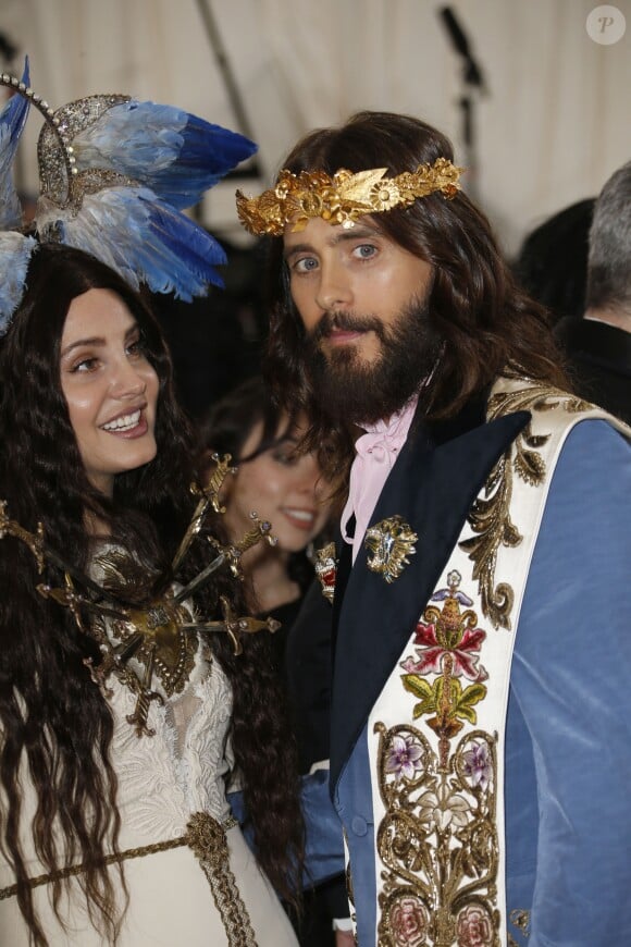 Lana Del Rey, Jared Leto célébrant l'ouverture de l'exposition Heavenly Bodies: Fashion and the Catholic Imagination, au Metropolitan Museum of Art à New York, le 7 mai 2018.