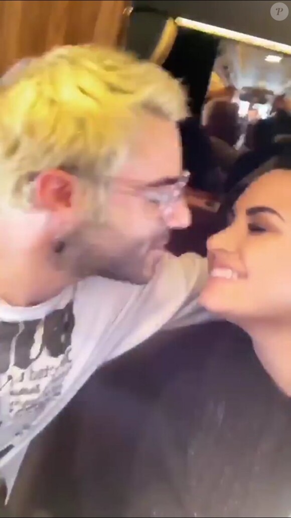 Demi Lovato et son nouveau chéri Henri Alexander se font un bisou dans une story publiée sur Instagram le 29 décembre 2018