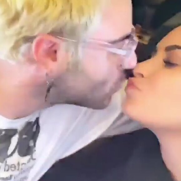 Demi Lovato et son nouveau chéri Henri Alexander se font un bisou dans une story publiée sur Instagram le 29 décembre 2018