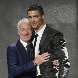 Didier Dechamps et Cristiano Ronaldo lors de la 10e édition des Dubai Globe Soccer Awards le 3 janvier 2019.