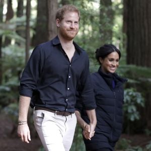 Le prince Harry, duc de Sussex et Meghan Markle, duchesse de Sussex (enceinte) visitent le site Redwoods Tree Walk à Rotorua, Nouvelle Zélande le 31 octobre 2018.