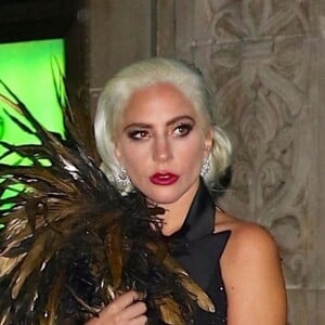 Lady Gaga (Robe Ralph Lauren) arrive avec son prix "Meilleure actrice" au restaurant Cipriani pour la soirée "The National Board of Review Annual Awards Gala 2019" à Los Angeles. Le 8 janvier 2019
