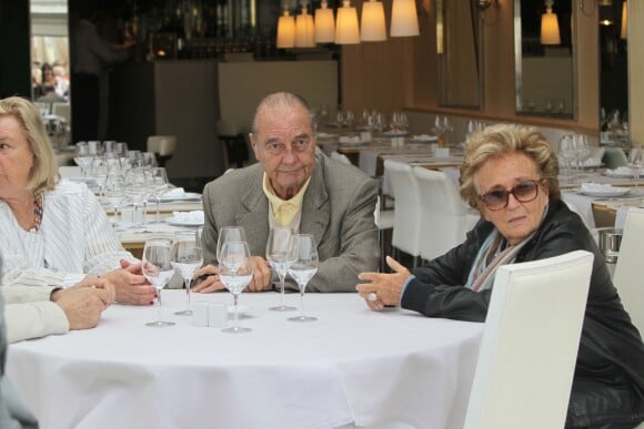 Jacques Chirac et sa femme Bernadette, Maryvonne Pinault et un ami au restaurant Le Girelier à Saint Tropez le 4 octobre 2013.
