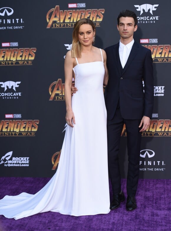 Brie Larson et son fiancé Alex Greenwald à la première de 'Avengers: Infinity War' au théâtre El Capitan à Hollywood, le 23 avril 2018 © Chris Delmas/Bestimage