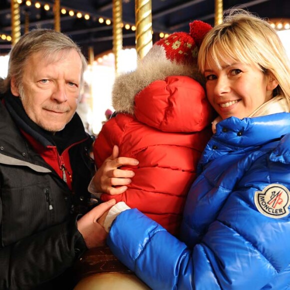 Renaud, Romance Serda et leur petit Malone, à Disneyland Paris, le 12 février 2009.
