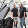 Exclusif - Jenson Button a été aperçu à l'aéroport Heathrow à Londres. Le pilote britannique s'est fait livrer sa nouvelle voiture de sport flash 2018 McLaren P1, le 15 aout 2018.