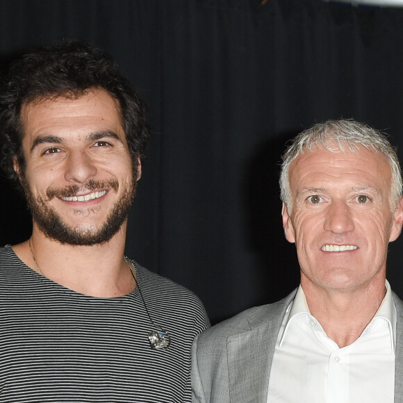 Le chanteur Amir Haddad et le sélectionneur de l'équipe de France, Didier Deschamps (parrain des 30 ans de l'Opération Pièces Jaunes 2019) lors du lancement de la 30ème édition de l'Opération Pièces Jaunes 2019 avec Lucrèce à l'Hôpital Necker-Enfants malades AP-HP à Paris, France, le 9 janvier 2019. © Coadic Guirec
