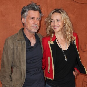 Hélène de Fougerolles et son compagnon Marc Simoncini au village lors des internationaux de tennis de Roland Garros à Paris le 8 juin 2018. © Cyril Moreau / Bestimage