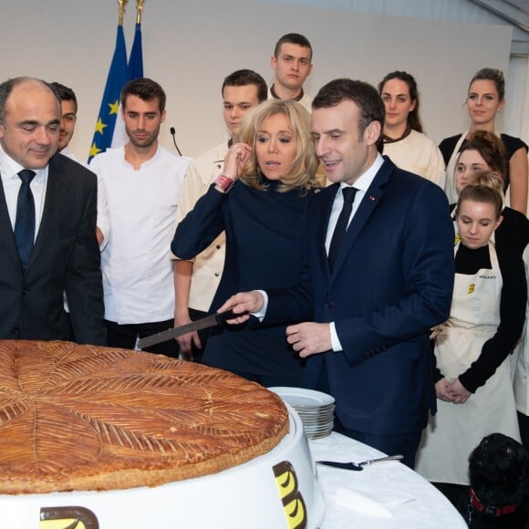 Le président Emmanuel Macron et sa femme Brigitte lors de la réception pour les maîtres boulangers pour l'Epiphanie au palais de l'Elysée à Paris le 11 janvier 2019. © Pierre Villard / Pool / Bestimage