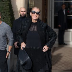 Celine Dion sort de l'hôtel de Crillon à Paris le 1er février 2019.