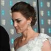 Théma - Kate Middleton porte des boucles d'oreilles en perles ayant appartenu à la princesse Diana - Le prince William et Catherine Kate Middleton, la duchesse de Cambridge arrivent à la 72ème cérémonie annuelle des BAFTA Awards au Royal Albert Hall à Londres, le 10 février 2019.