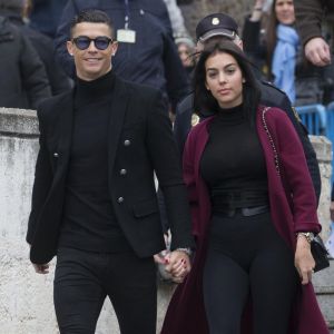 Cristiano Ronaldo quitte le tribunal avec sa compagne Georgina Rodríguez à Madrid le 22 janvier 2019.