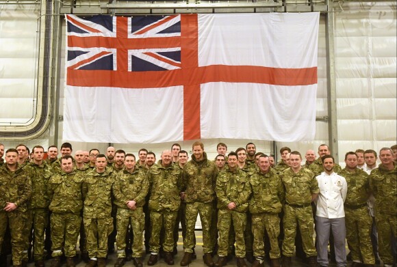 Le prince Harry, duc de Sussex, assiste à des manoeuvres militaires par grand froid à l'occasion des 50 ans du Commando Helicopter Force à Bardufoss, Norvège le 14 février 2019.
