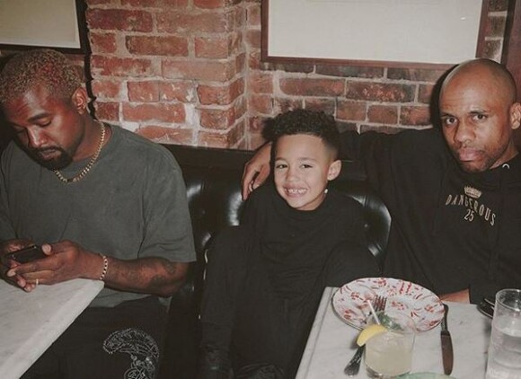 Kanye West, Caiden Mills et son père Consequence. Décembre 2018.