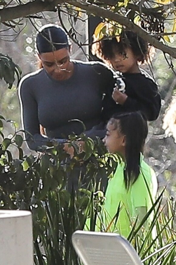 Exclusif - Kim Kardashian passe la journée avec ses enfants North West et Saint West à Los Angeles, le 28 janvier 2019