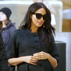 Meghan Markle, duchesse de Sussex, enceinte, quitte le musée Met Breuer sur Madison avenue à New York le 19 février 2019.